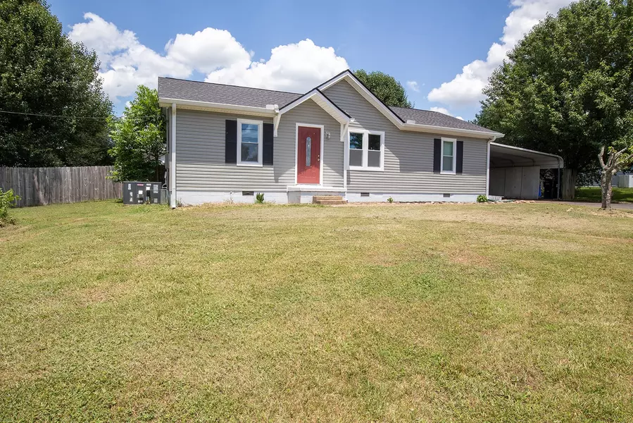 5012 Robinson Dr, Columbia, TN 38401