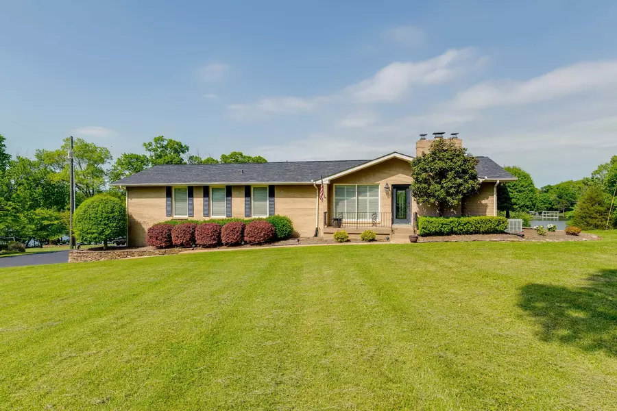 135 Bay Dr, Hendersonville, TN 37075