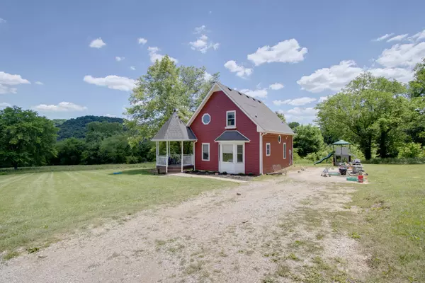 Pleasant Shade, TN 37145,21 Eckert Ln