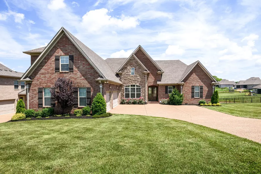 715 Shute Ln, Hendersonville, TN 37075