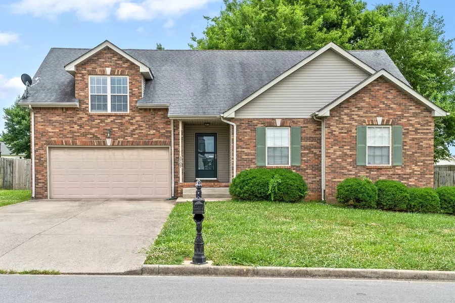 3709 Wheatfield Ln, Clarksville, TN 37040