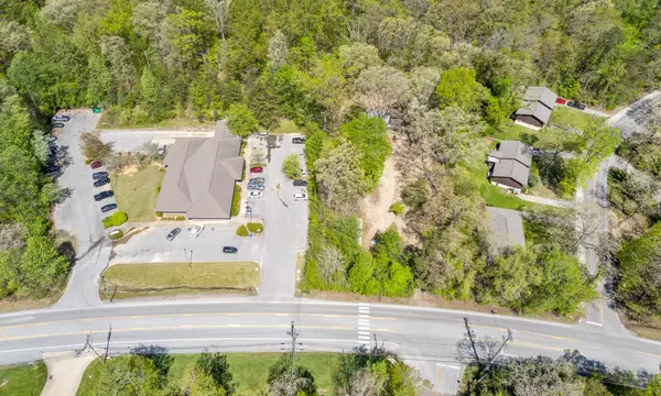 Signal Mountain, TN 37377,1161 Ridgeway Avenue