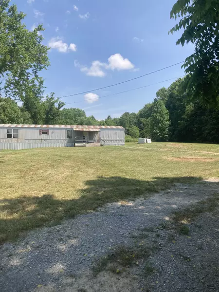 525C Clark Hollow Rd, Westmoreland, TN 37186