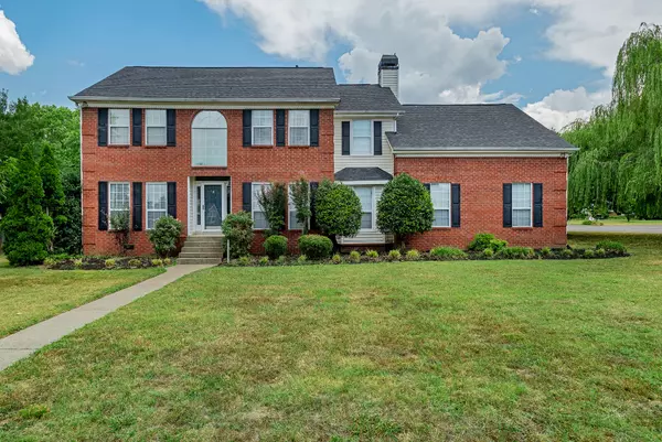 4728 Hunters Crossing Dr, Old Hickory, TN 37138