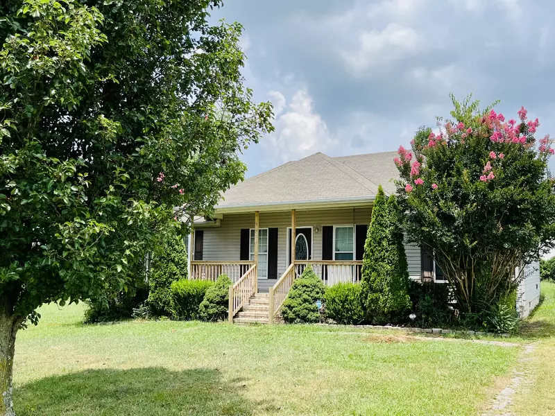 7 Meadowbrook Dr, Fayetteville, TN 37334