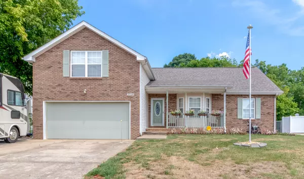 3528 Clearwater Dr, Clarksville, TN 37042