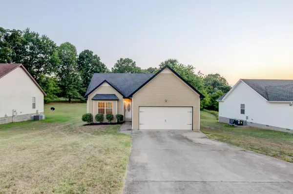 536 Tracy Ln, Clarksville, TN 37040