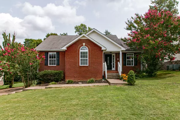 2773 Ridgepole Dr, Clarksville, TN 37040