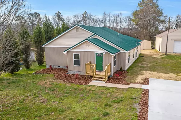 206 Daisy Avenue, Soddy Daisy, TN 37379