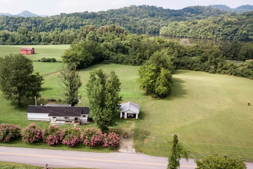 Gainesboro, TN 38562,794 Smith Bend Ln