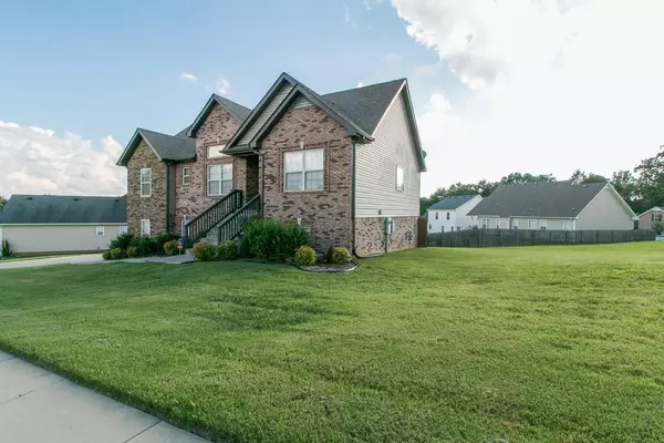 410 River Heights Dr, Clarksville, TN 37040