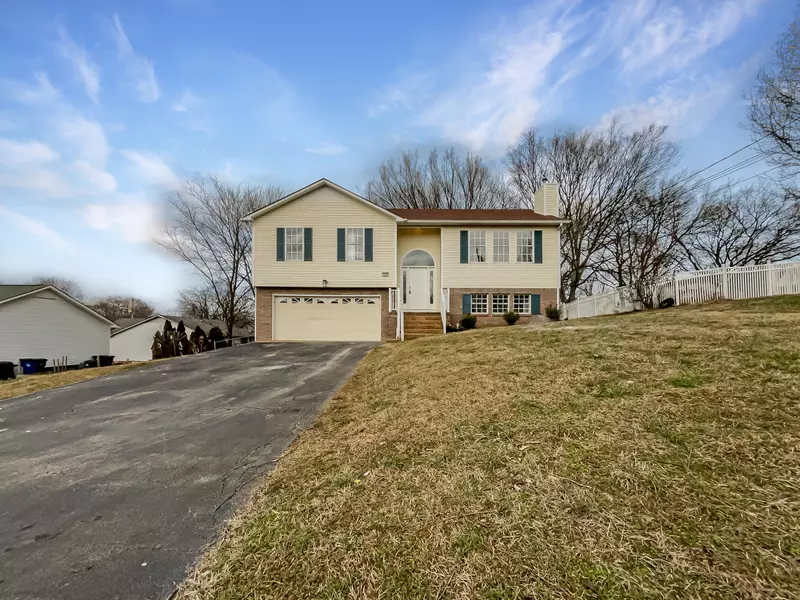 103 Green Vale Dr, Columbia, TN 38401