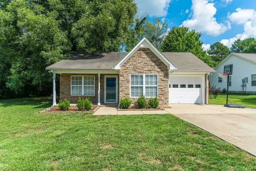 2033 Golden Ct, Spring Hill, TN 37174