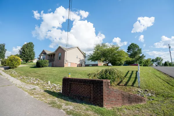 Dickson, TN 37055,100 Garden View Ct