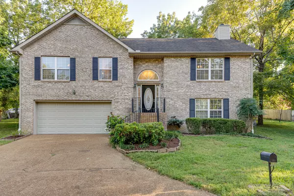 104 Bentree Dr, Hendersonville, TN 37075