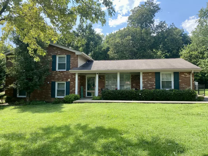 142 Gail Dr, Hendersonville, TN 37075