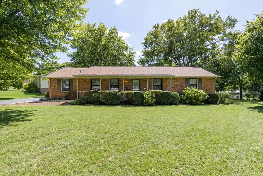 200 Meadowview Drive, Columbia, TN 38401