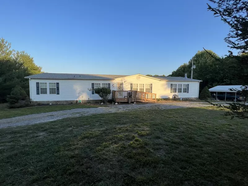 2686 Russell Rd, Palmyra, TN 37142