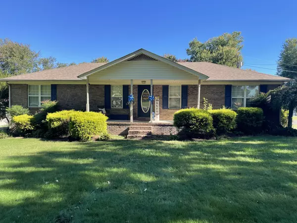 1211 Sullivan Dr, Lafayette, TN 37083