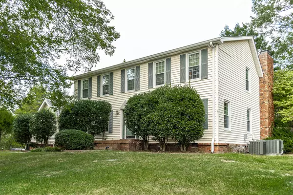 Hendersonville, TN 37075,221 Bluegrass Dr
