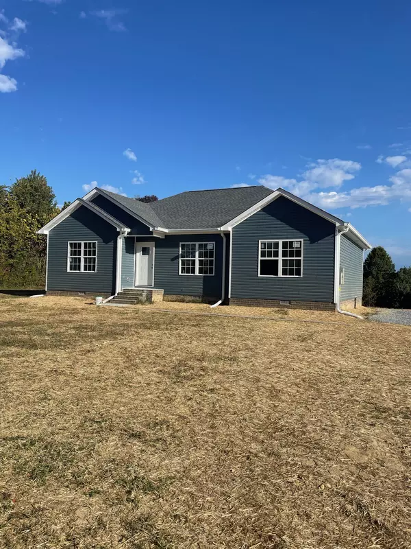 794 Hawkins Road, Westmoreland, TN 37186