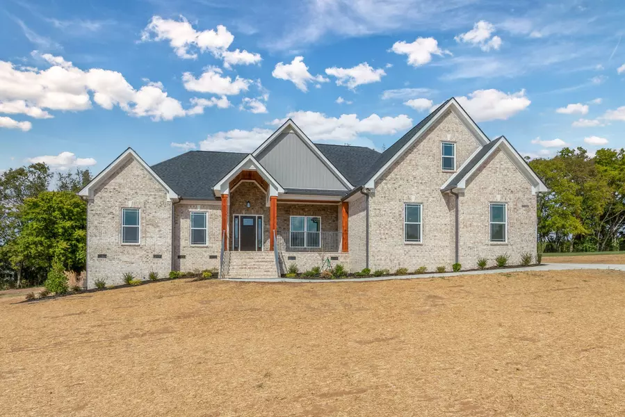 8013 Traditions Ln, Columbia, TN 38401