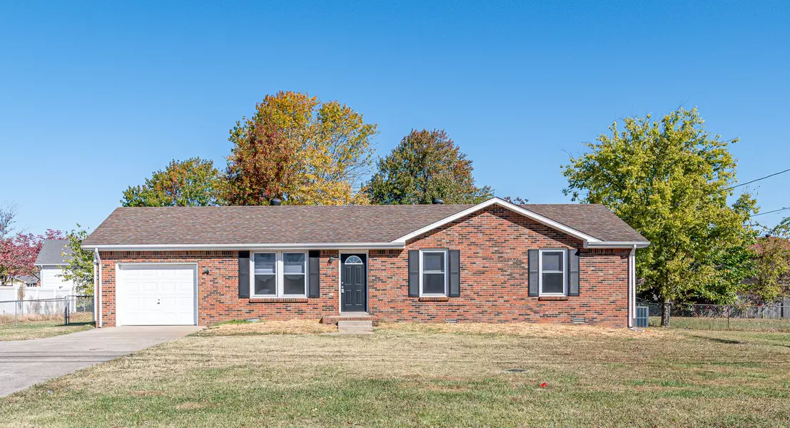 299 Cunningham Ln, Clarksville, TN 37042