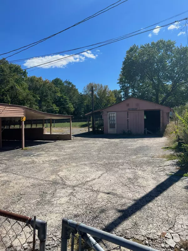 Clarksville, TN 37040,686 Pat Dr