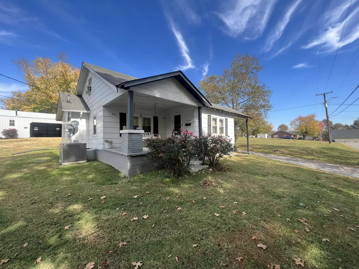 Smithville, TN 37166,272 Oak St