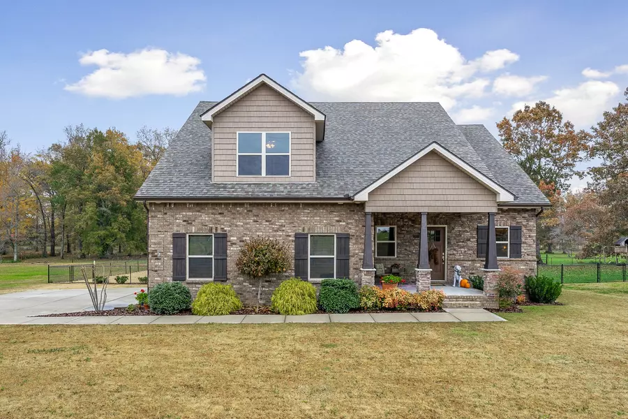 265 Stonegate Dr, Smithville, TN 37166