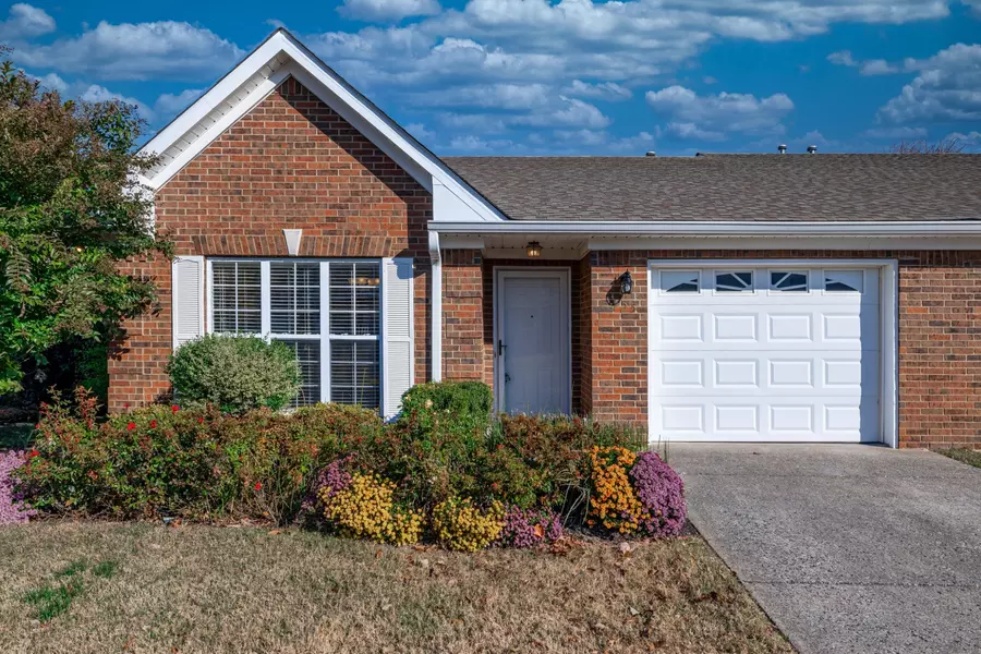 725 Forest Glen Cir, Murfreesboro, TN 37128