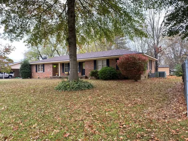 107 Dawn Dr, Hopkinsville, KY 42240