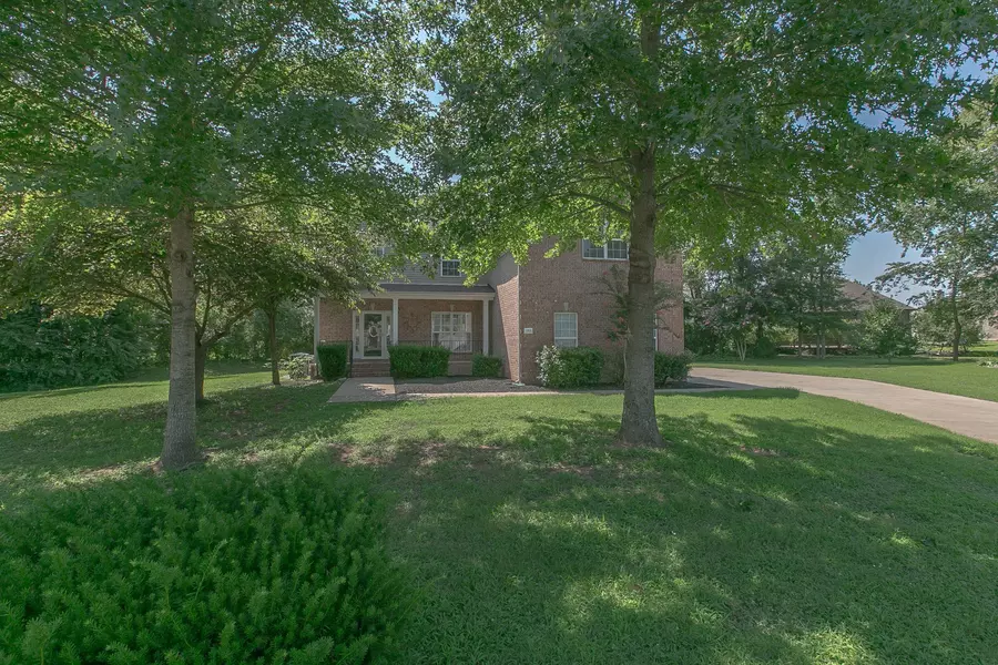 1831 Potters Ct, Murfreesboro, TN 37128