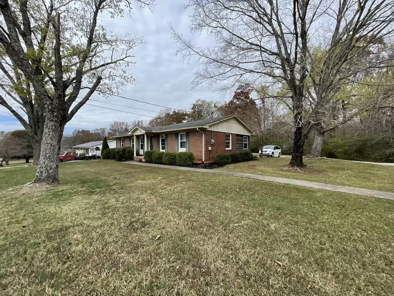 1016 Hickory St, Lawrenceburg, TN 38464