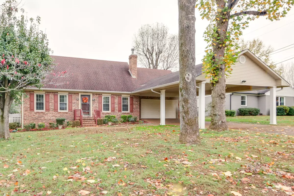 Columbia, TN 38401,2803A Gray Cir