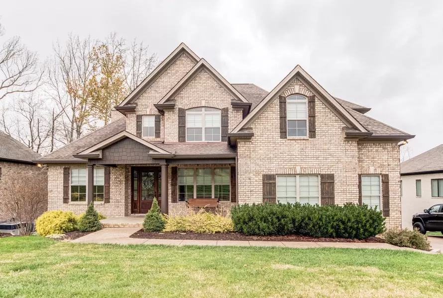 1015 Luxborough Dr, Hendersonville, TN 37075