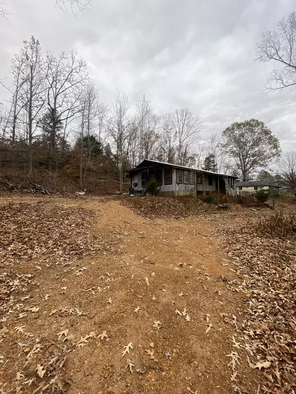 Lobelville, TN 37097,97 Honeysuckle Ln