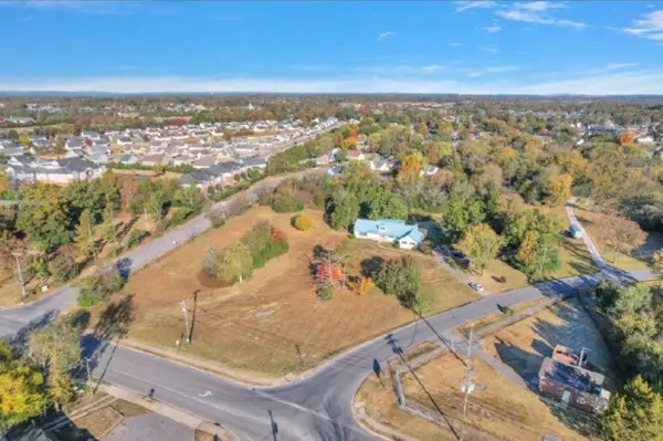 1033 Twin Oak Dr, Murfreesboro, TN 37130