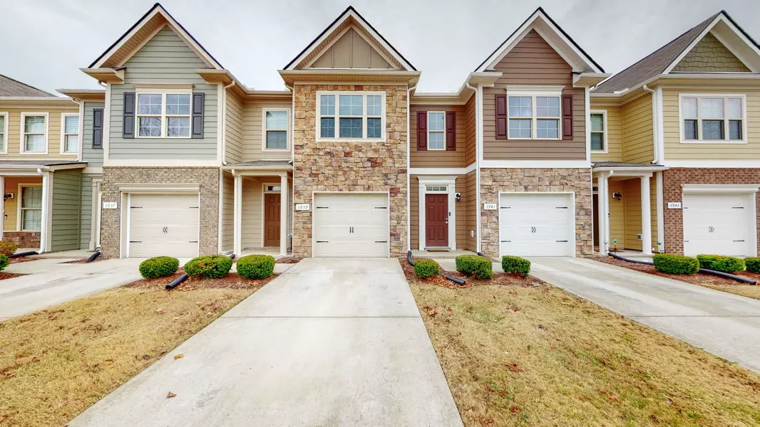 3939 Cannonsgate Ln, Murfreesboro, TN 37128