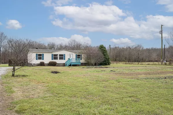 1828 Parker Rd, Manchester, TN 37355