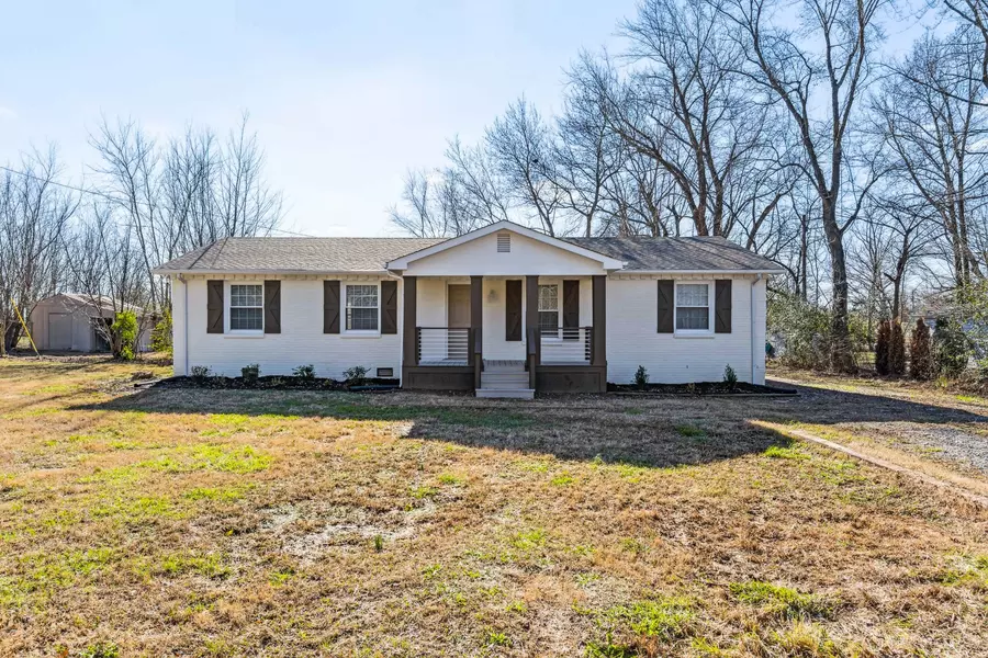 3588 Oakwood Rd, Woodlawn, TN 37191