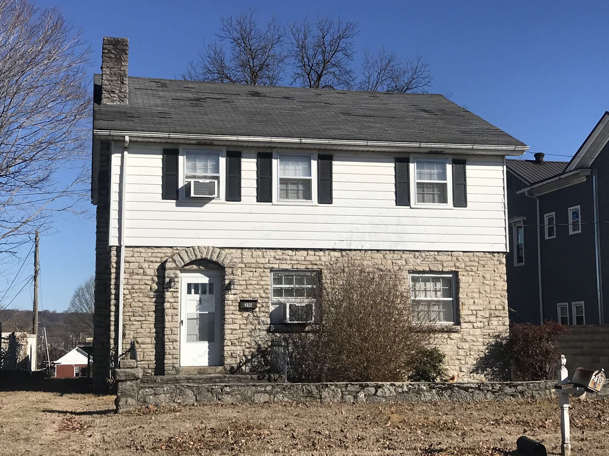 210 W Poplar St #A & B, Pulaski, TN 38478