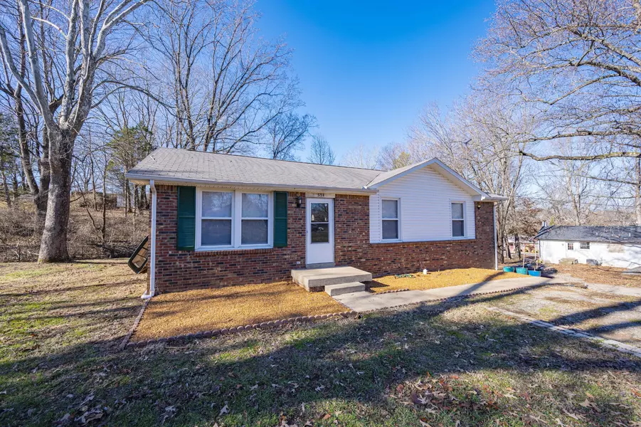 554 Briarwood Ct, Clarksville, TN 37040