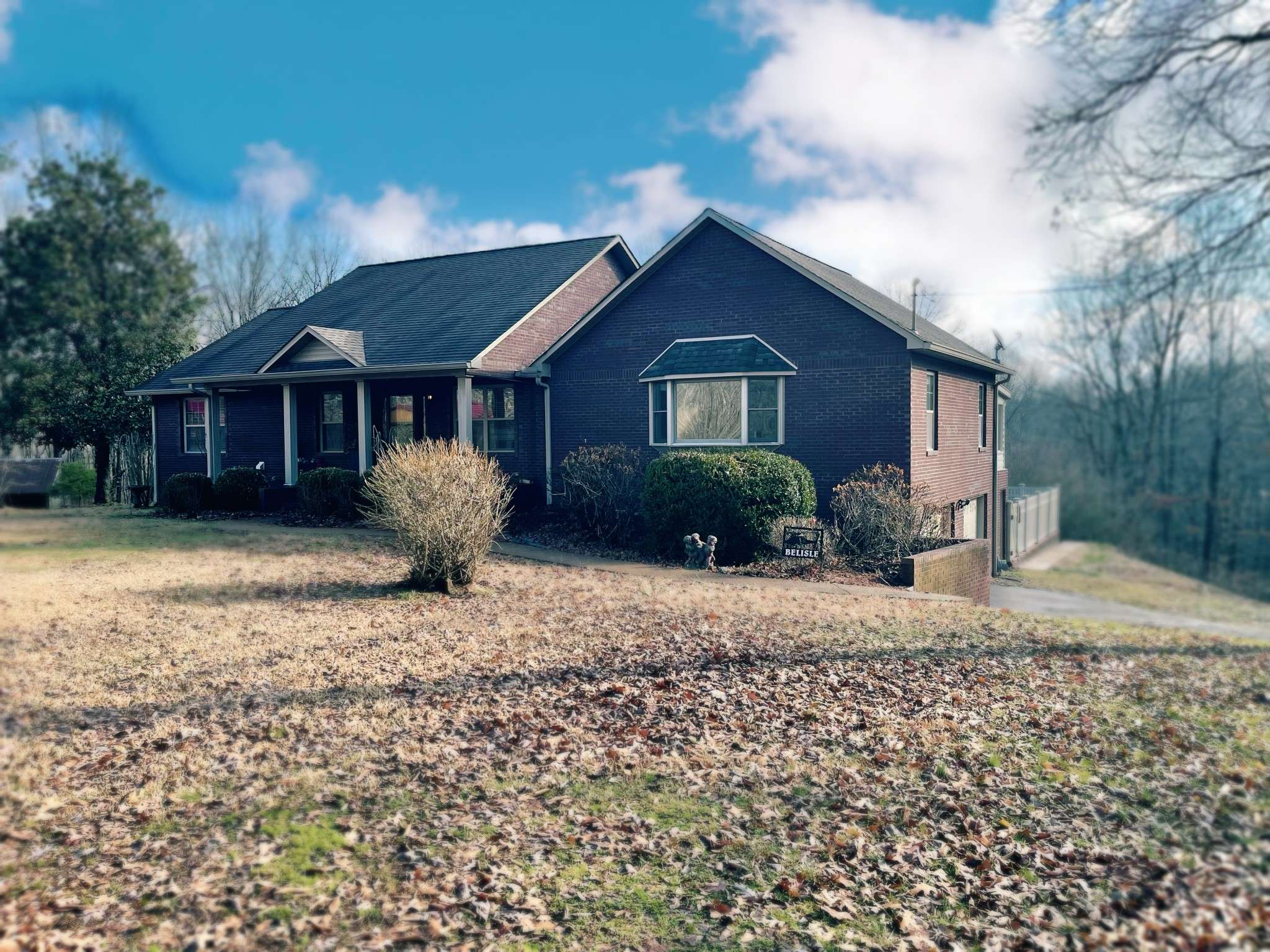 218 Lake Dr, Camden, TN 38320