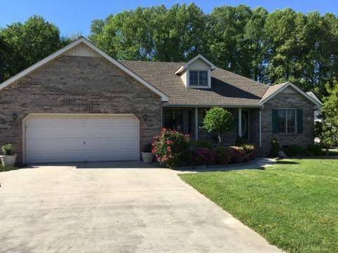 111 Waters Edge Dr, Estill Springs, TN 37330