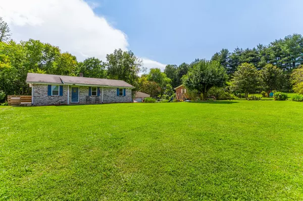 1940 Austin Rd, Lafayette, TN 37083