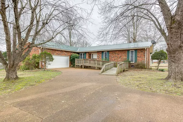 1427 Harris St, Columbia, TN 38401