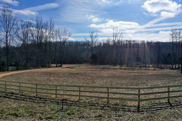 Linden, TN 37096,645 Owl Hollow Rd