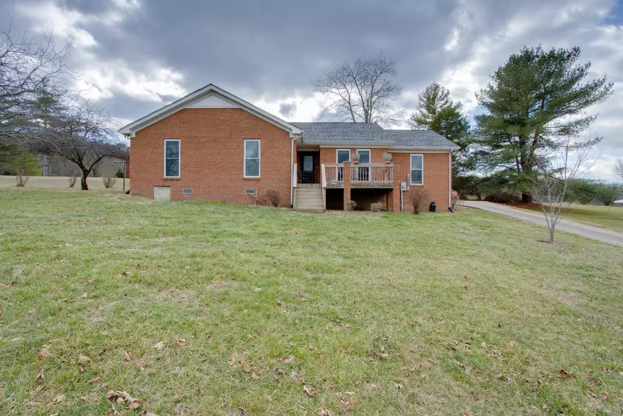 150 Meadow Dr, Gordonsville, TN 38563