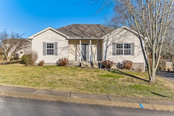 102 Park Ct, Greenbrier, TN 37073